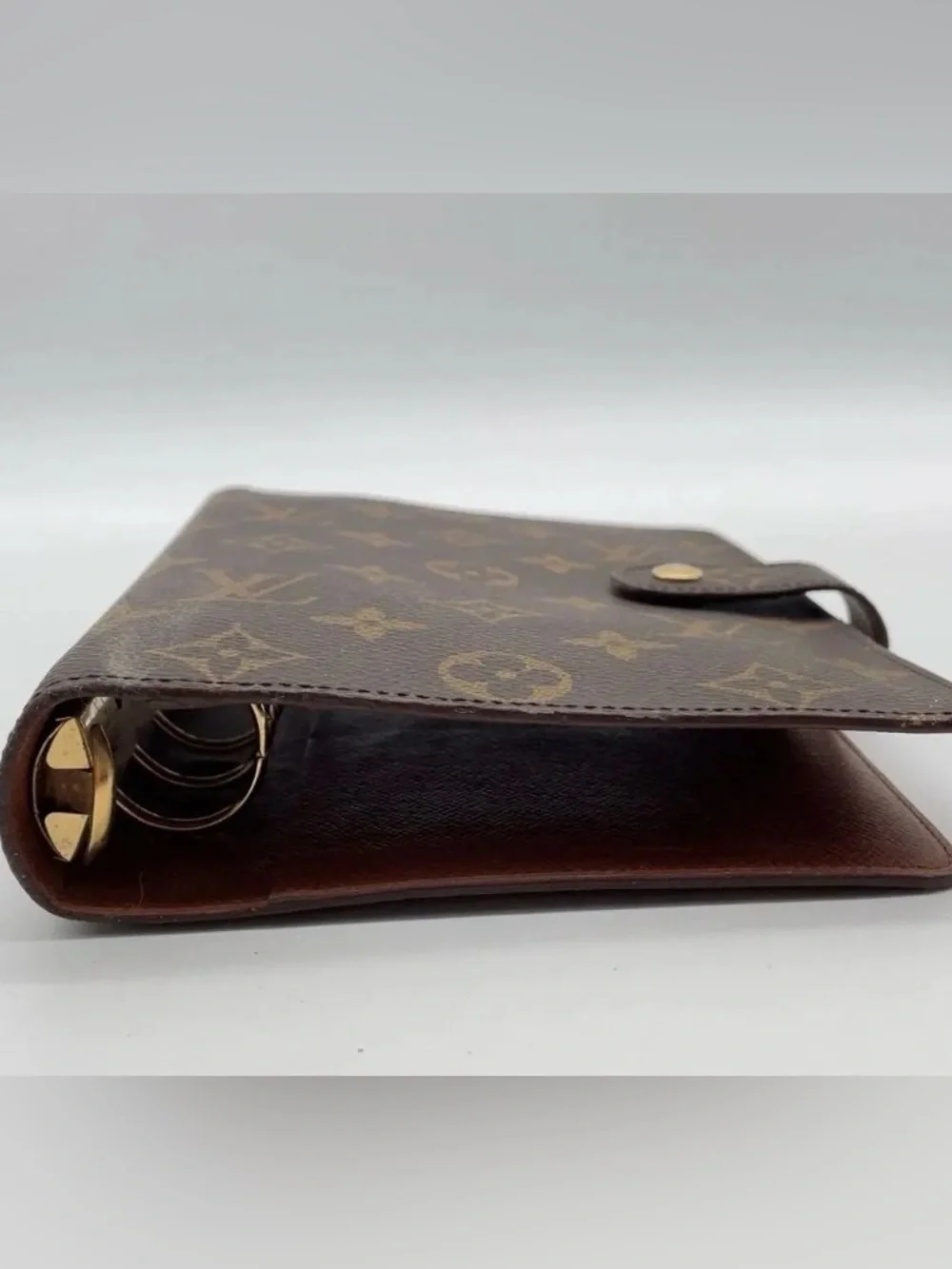 Authentic Louis Vuitton Monogram
Agenda MM Notebook Cover - Picture 4 of 12